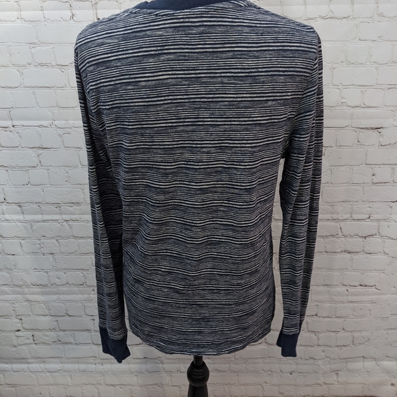 Old Navy Long Sleeve Shirt Small - Picture 3 of 6